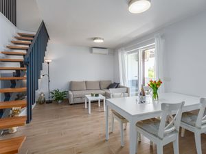 23996436-Ferienwohnung-4-Poreč-300x225-1