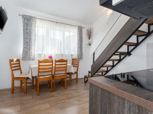 18322582-Ferienwohnung-4-Poreč-300x225-1