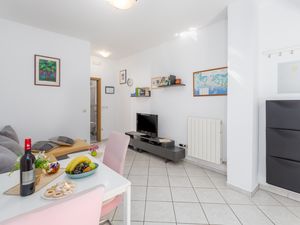 18550549-Ferienwohnung-2-Poreč-300x225-3