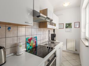 18550549-Ferienwohnung-2-Poreč-300x225-5