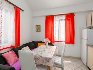 19129528-Ferienwohnung-5-Poreč-300x225-2