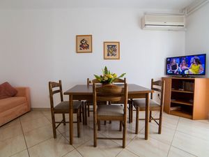 23558854-Ferienwohnung-4-Poreč-300x225-3