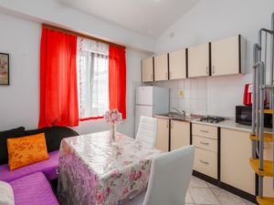 23929704-Ferienwohnung-5-Poreč-300x225-4