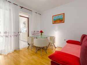 23929705-Ferienwohnung-6-Poreč-300x225-1