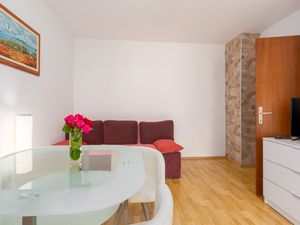 23929705-Ferienwohnung-6-Poreč-300x225-3