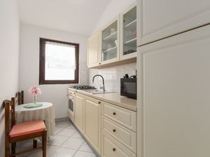 23929705-Ferienwohnung-6-Poreč-300x225-4