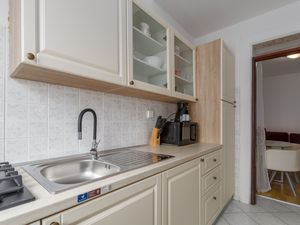 23929705-Ferienwohnung-6-Poreč-300x225-5