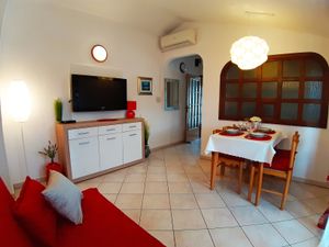 23926657-Ferienwohnung-3-Poreč-300x225-1