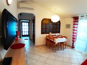 23926657-Ferienwohnung-3-Poreč-300x225-4