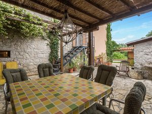 23724644-Ferienwohnung-8-Poreč-300x225-2