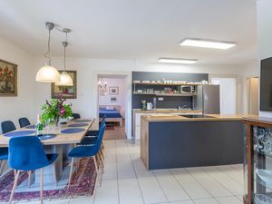 23724644-Ferienwohnung-8-Poreč-300x225-4