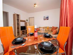 24031739-Ferienwohnung-4-Poreč-300x225-3