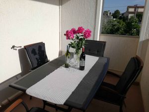 24035881-Ferienwohnung-4-Poreč-300x225-4