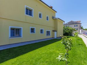 23859781-Ferienwohnung-2-Poreč-300x225-4