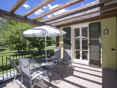 Terrasse mit teilweisem Seeblick