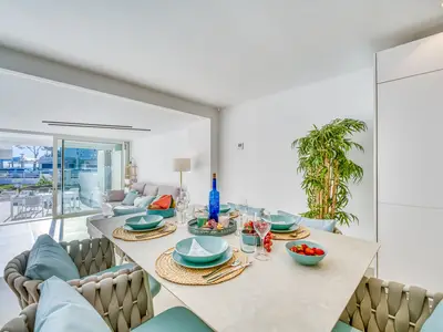 DiningRoom