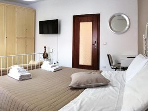 23894137-Ferienwohnung-14-Portici-300x225-0