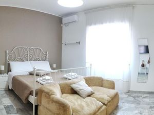 23894137-Ferienwohnung-14-Portici-300x225-2