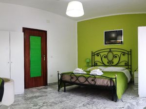 23894137-Ferienwohnung-14-Portici-300x225-5