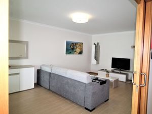 22349127-Ferienwohnung-6-Portimão-300x225-5