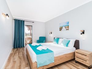 23565017-Ferienwohnung-4-Portimão-300x225-3