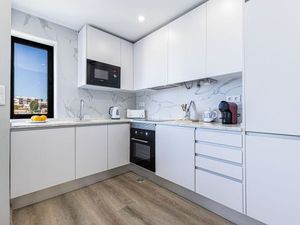 23703894-Ferienwohnung-4-Portimão-300x225-5