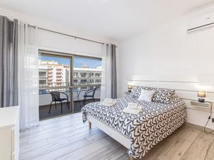 23648000-Ferienwohnung-4-Portimão-300x225-3