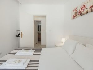 23914723-Ferienwohnung-3-Porto-300x225-4