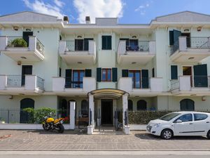 24003700-Ferienwohnung-6-Porto Sant'Elpidio-300x225-0