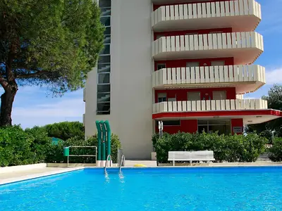 PoolOfHouse