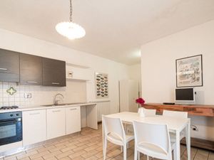 23030953-Ferienwohnung-4-Portoferraio-300x225-5