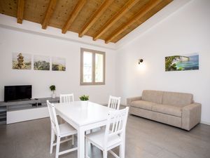 23543114-Ferienwohnung-5-Portoferraio-300x225-3