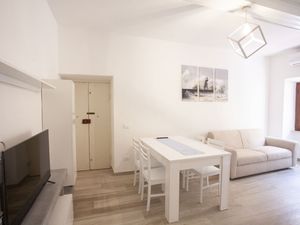 23644706-Ferienwohnung-4-Portoferraio-300x225-5