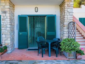 23701211-Ferienwohnung-4-Portoferraio-300x225-5