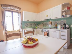 23964619-Ferienwohnung-4-Portoferraio-300x225-5