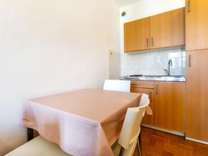 23755079-Ferienwohnung-2-Portorož-300x225-1