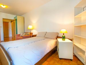 23755079-Ferienwohnung-2-Portorož-300x225-2