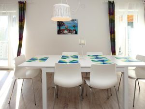 23766911-Ferienwohnung-7-Portorož-300x225-4