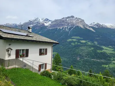 Haus mit neuem Geländer bei Gästeterrasse 2024