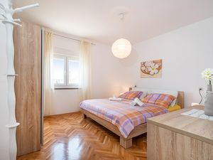 23758645-Ferienwohnung-6-Posedarje-300x225-3