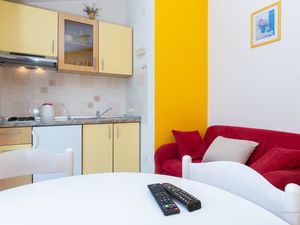 18693098-Ferienwohnung-2-Posedarje-300x225-2