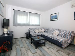 19205675-Ferienwohnung-4-Posedarje-300x225-1