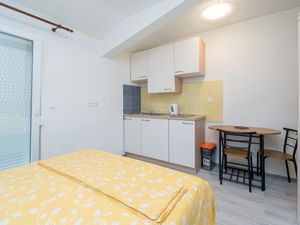 23648353-Ferienwohnung-2-Posedarje-300x225-3