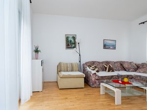 23650585-Ferienwohnung-5-Posedarje-300x225-3