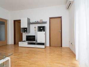 23650585-Ferienwohnung-5-Posedarje-300x225-5