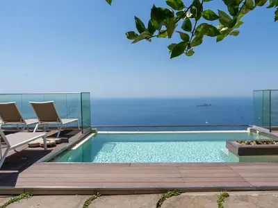 PoolOfHouse