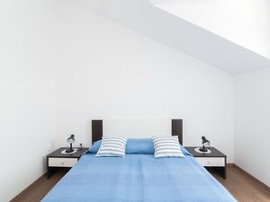 22809033-Ferienwohnung-4-Postira-300x225-3