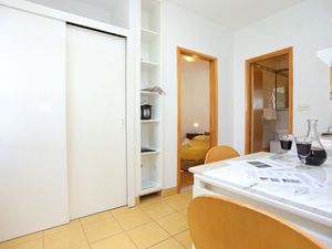 18321683-Ferienwohnung-2-Postira-300x225-3