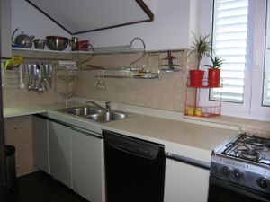 18923969-Ferienwohnung-6-Postira-300x225-4