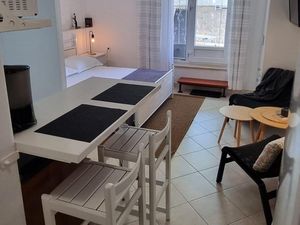 19046451-Ferienwohnung-2-Postira-300x225-1